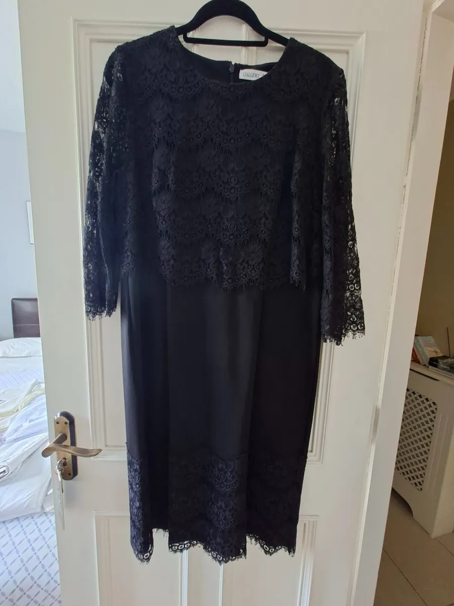 Clothing - Image 4