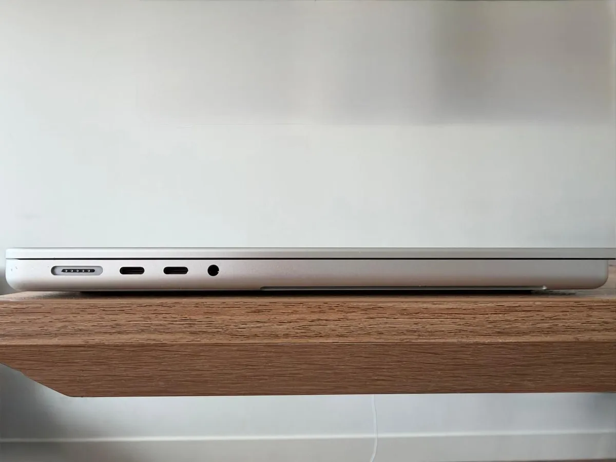 Apple MacBook Pro 14" M2 Pro (2023) 16GB RAM 1TB - Image 4