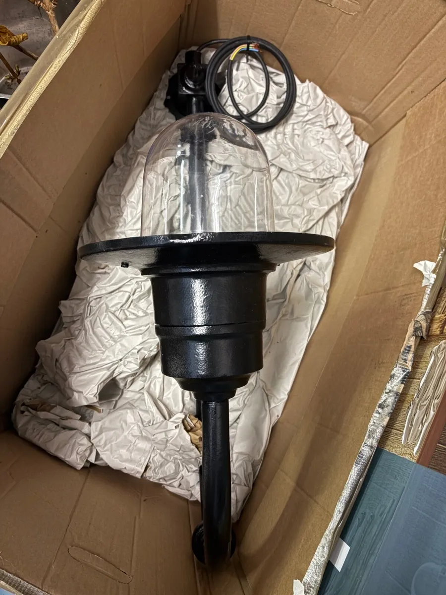 Commercial outdoor lighting - Image 1