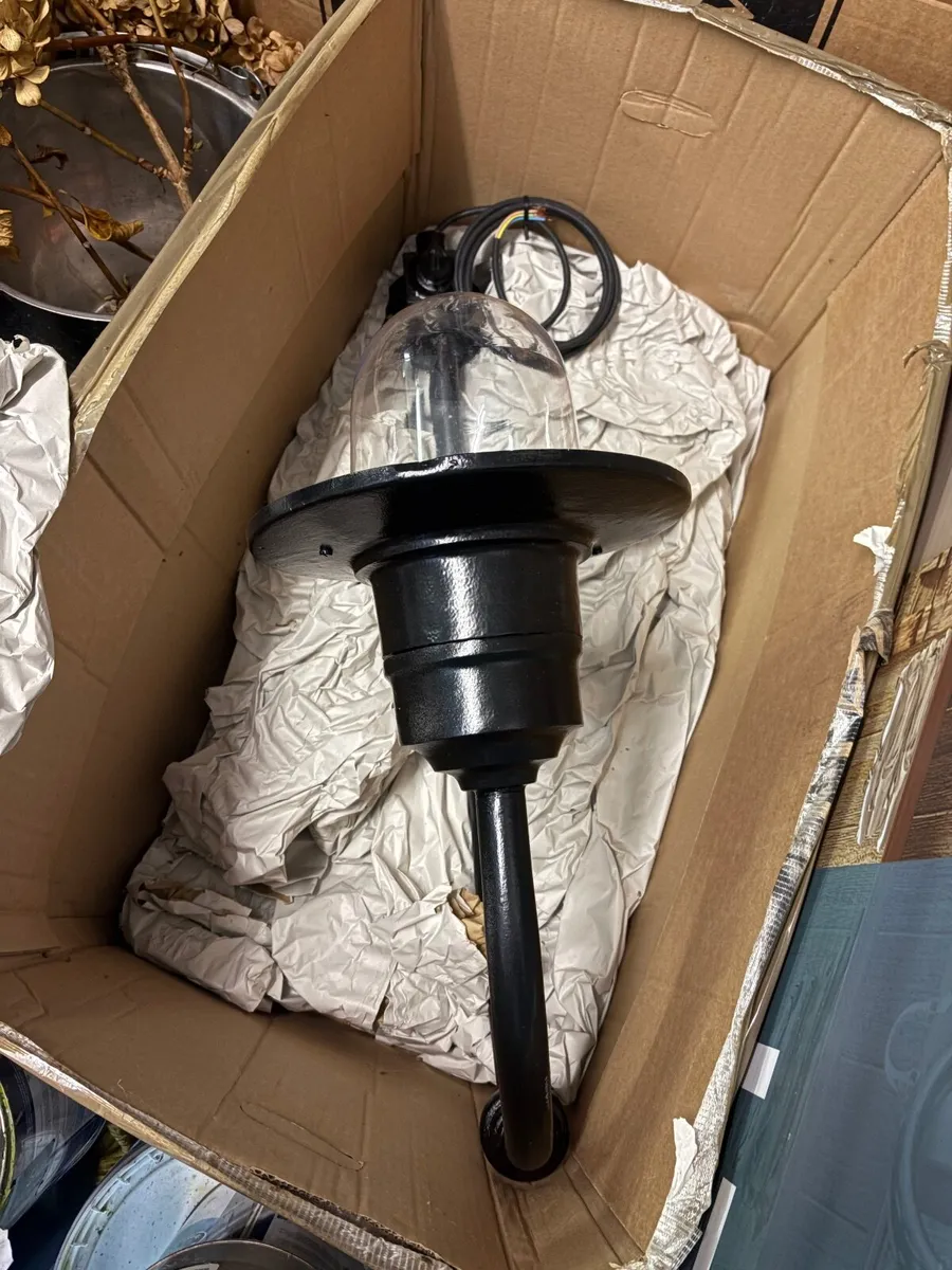 Commercial outdoor lighting - Image 2