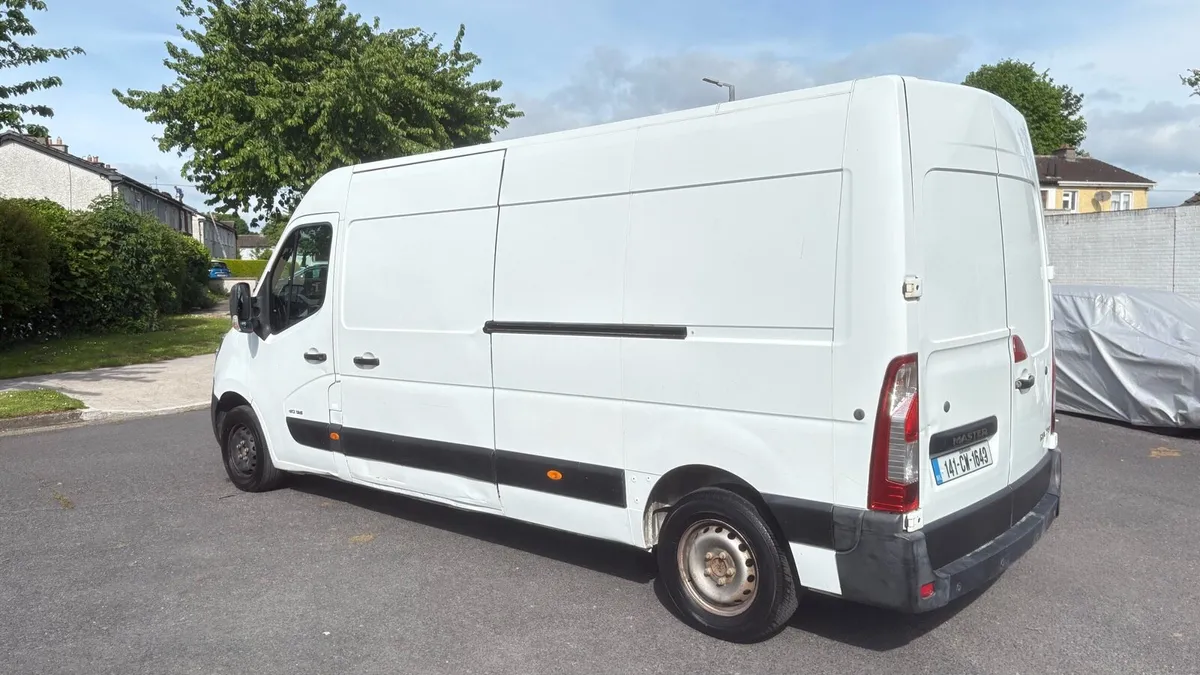 2014 Renault Master - Image 2