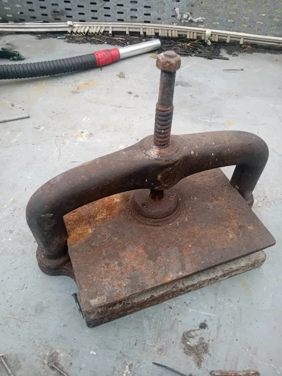 Antique book press - Image 2