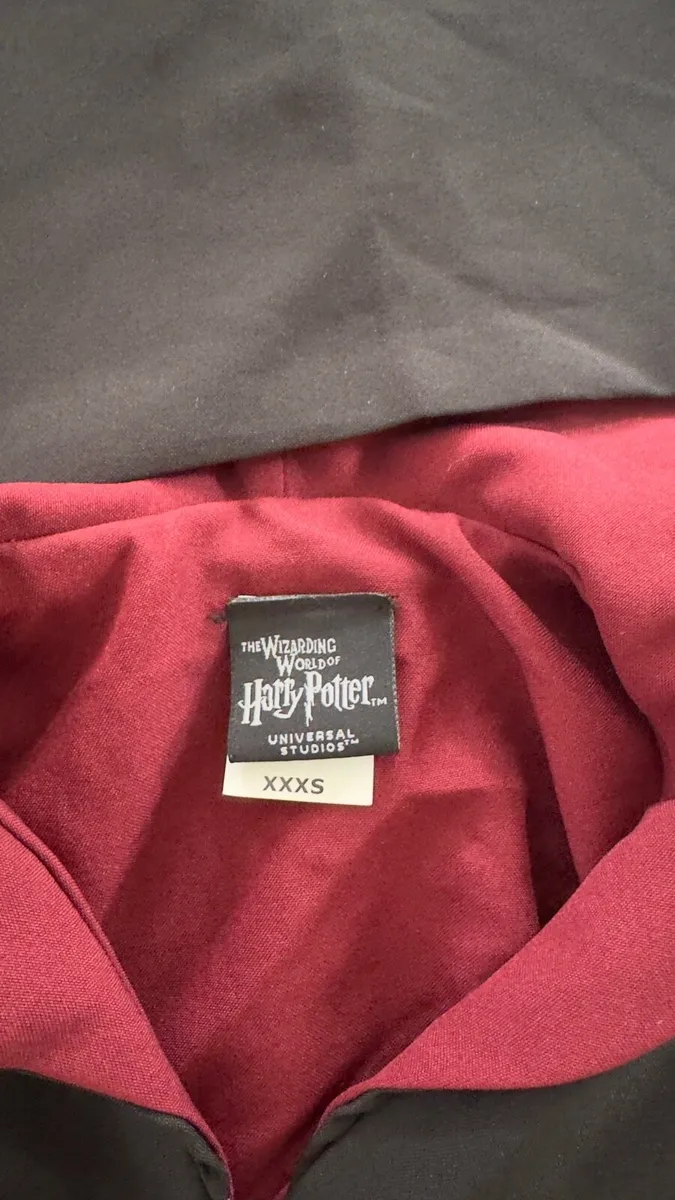 Authentic Harry Potter Gryffindor Robe - Image 4