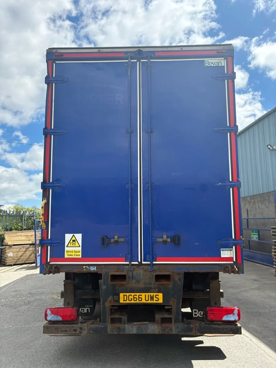 2017 Man TGS 26.360 6x2 Curtainside Moffett Lorry - Image 4