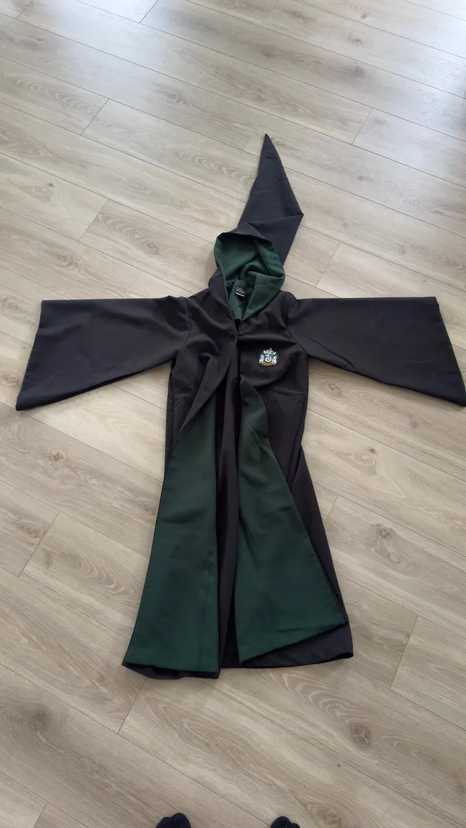 Authentic Harry Potter Slytherin Robe - Image 2