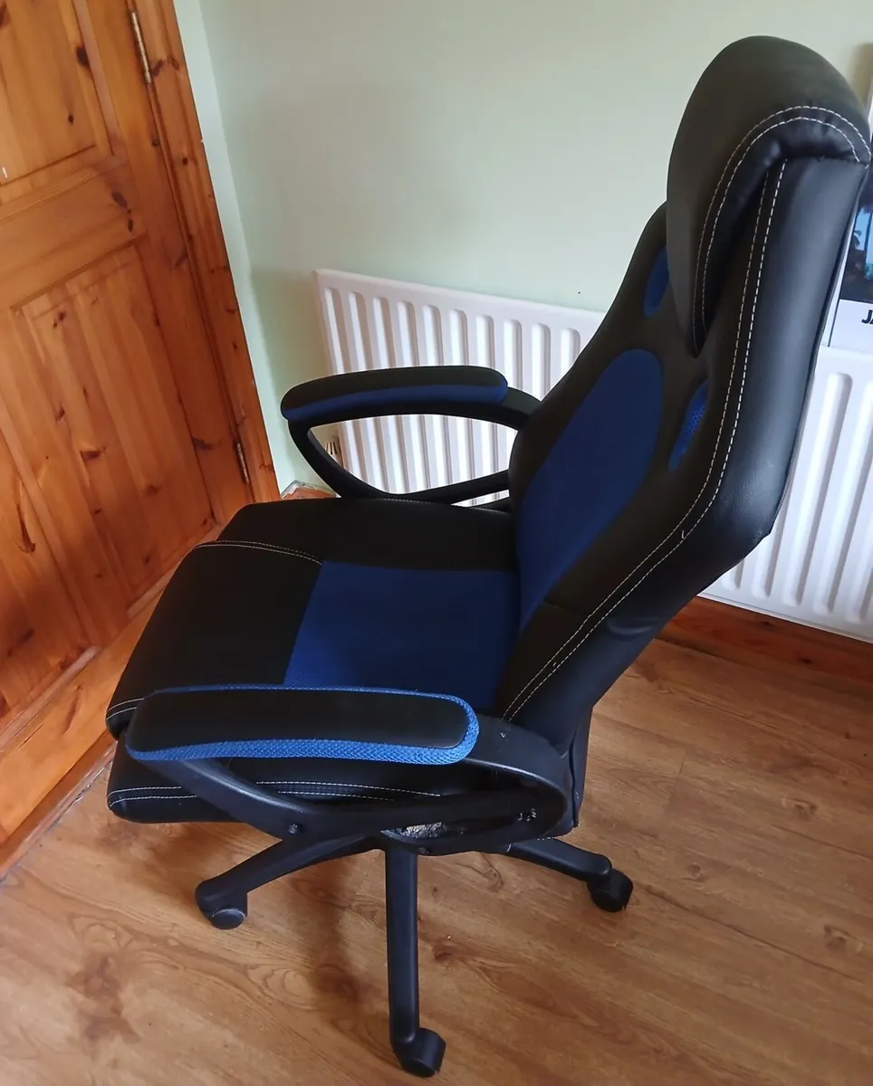 Gaming Chair - Image 2