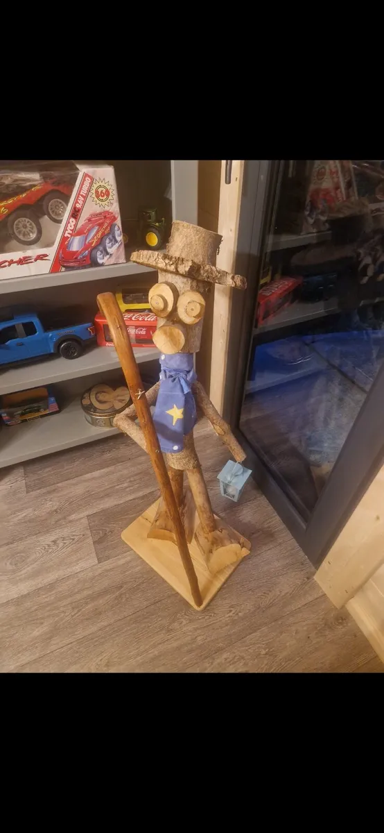 Wooden man - Image 1