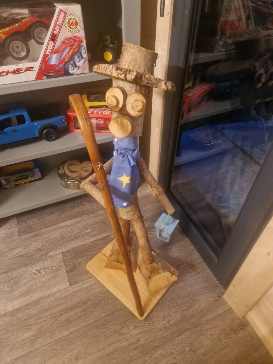 Wooden man - Image 2