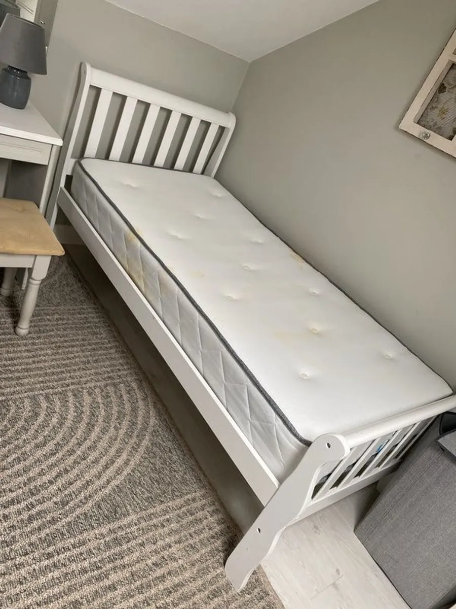 single bed - Image 1