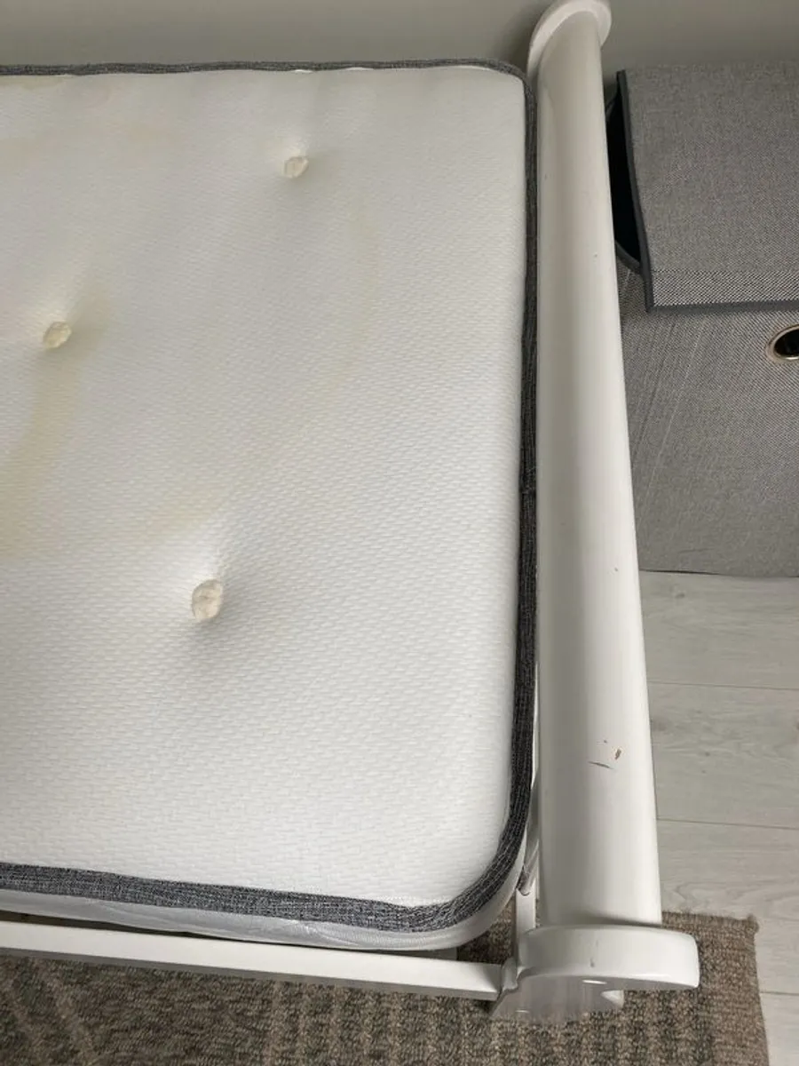single bed - Image 2