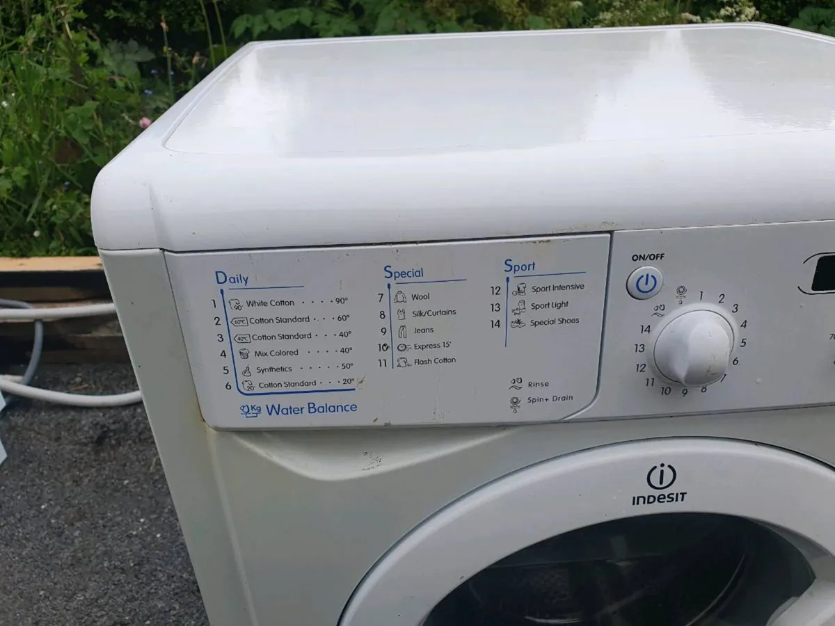 INDISIT  washing  machine - Image 2
