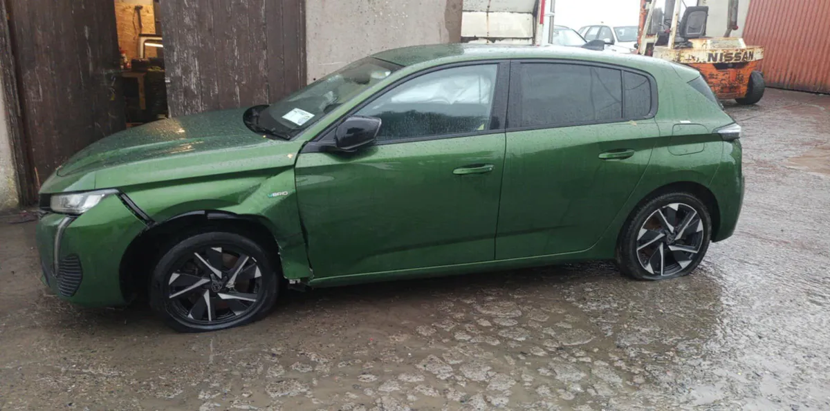 2022 PEUGEOT 308 ALLURE 1.6 HYBRID FOR BREAKING! - Image 2