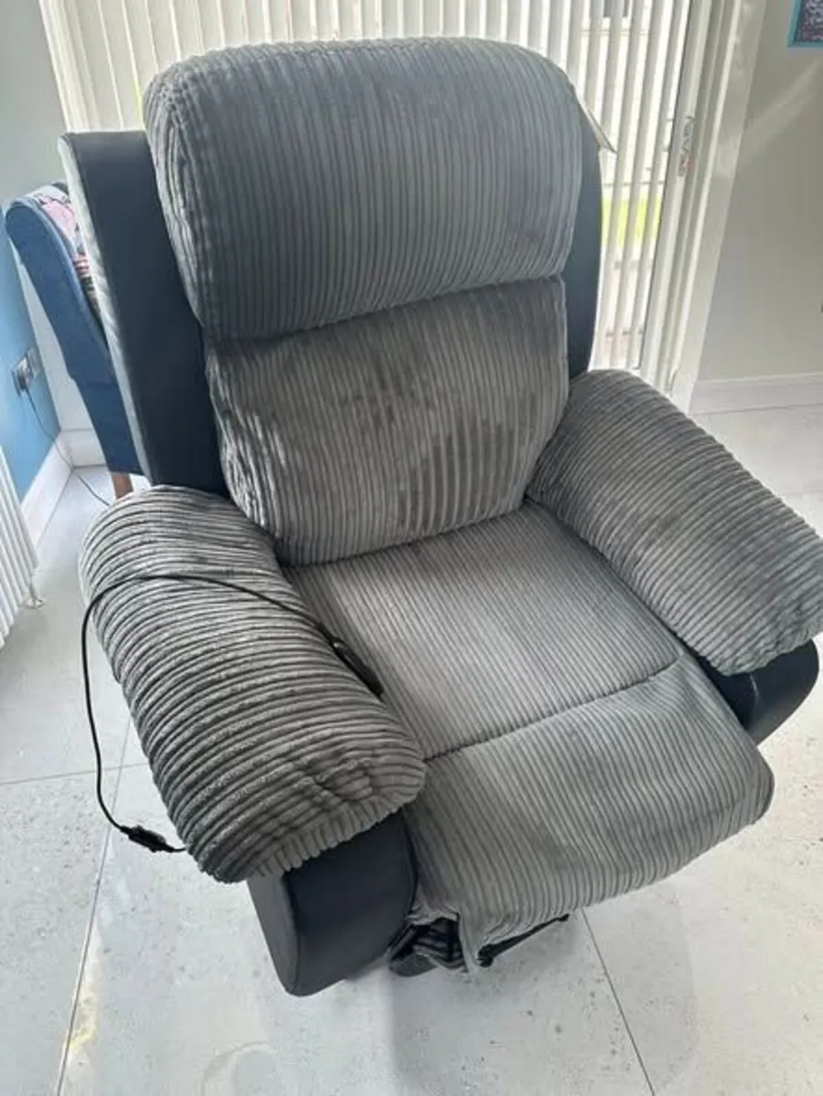 Electric Rise & Recline Armchair - Image 3