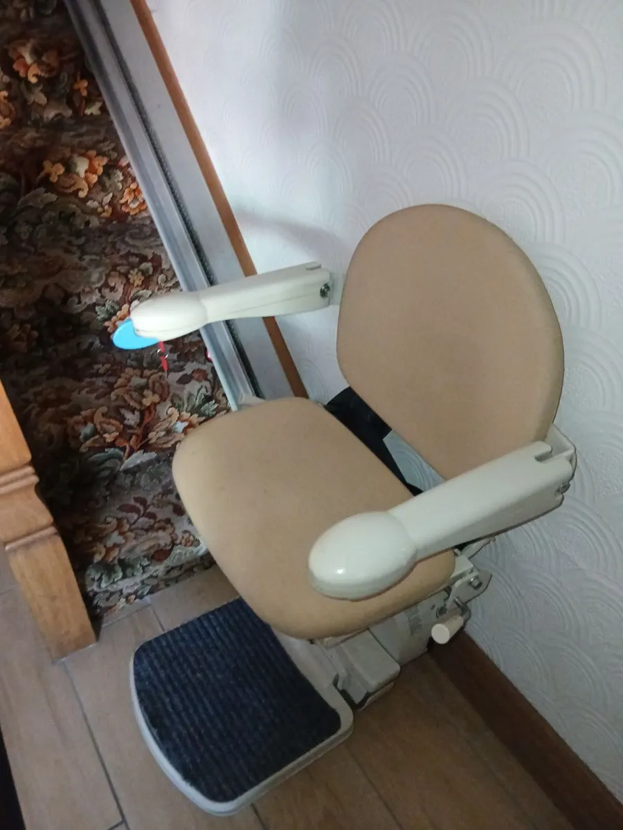 Stair chair lift - Image 1