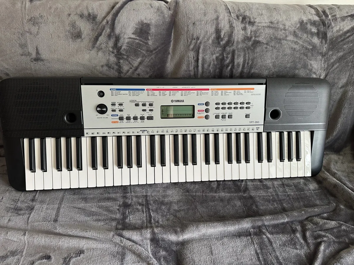 Yamaha keyboard - Image 2