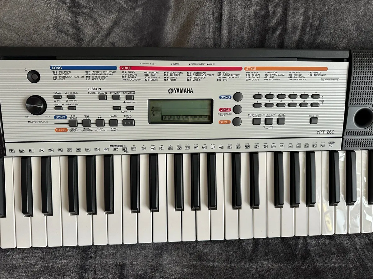 Yamaha keyboard - Image 3