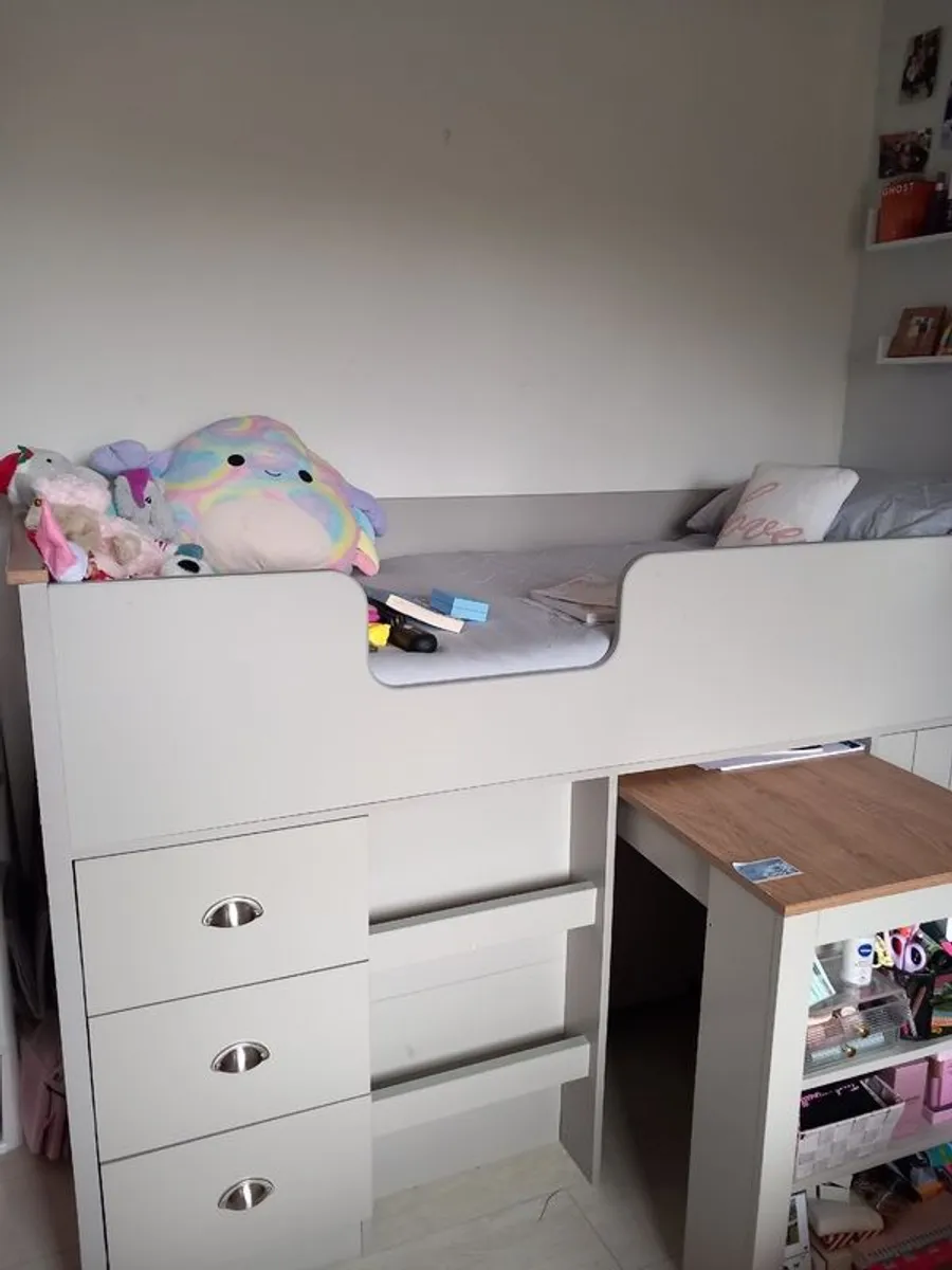 Cabin bed with desk - Image 2