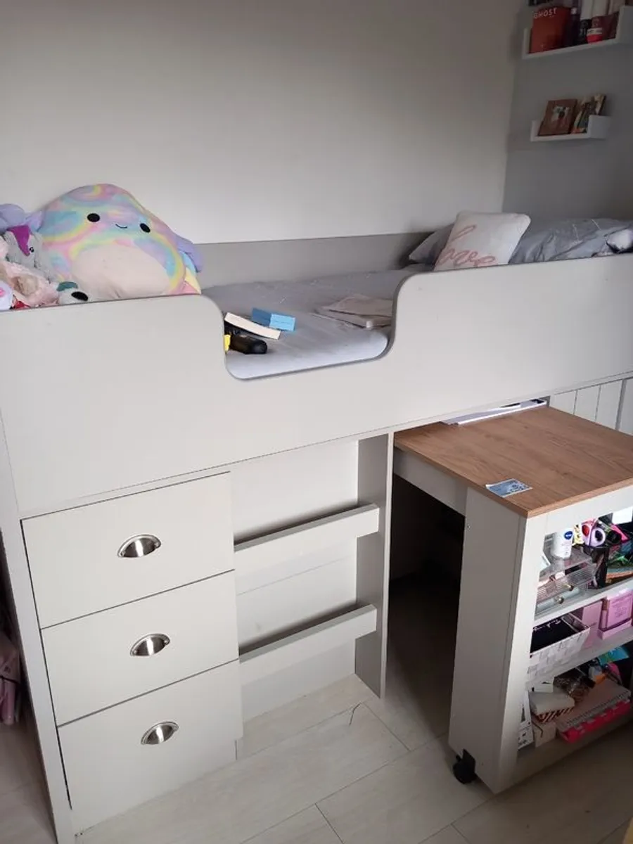 Cabin bed with desk - Image 4