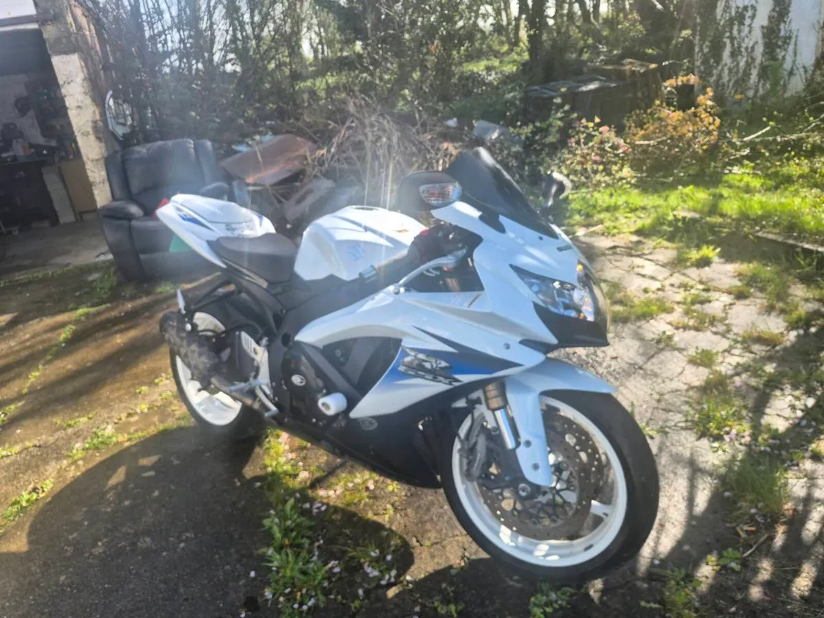 SUZUKI GSXR600 - Image 2
