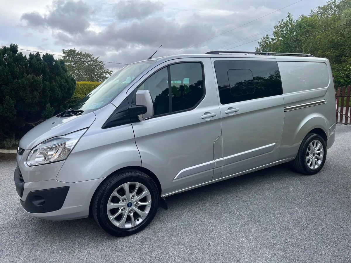 Ford Transit Custom  Crew Cab 6 seater - Image 3