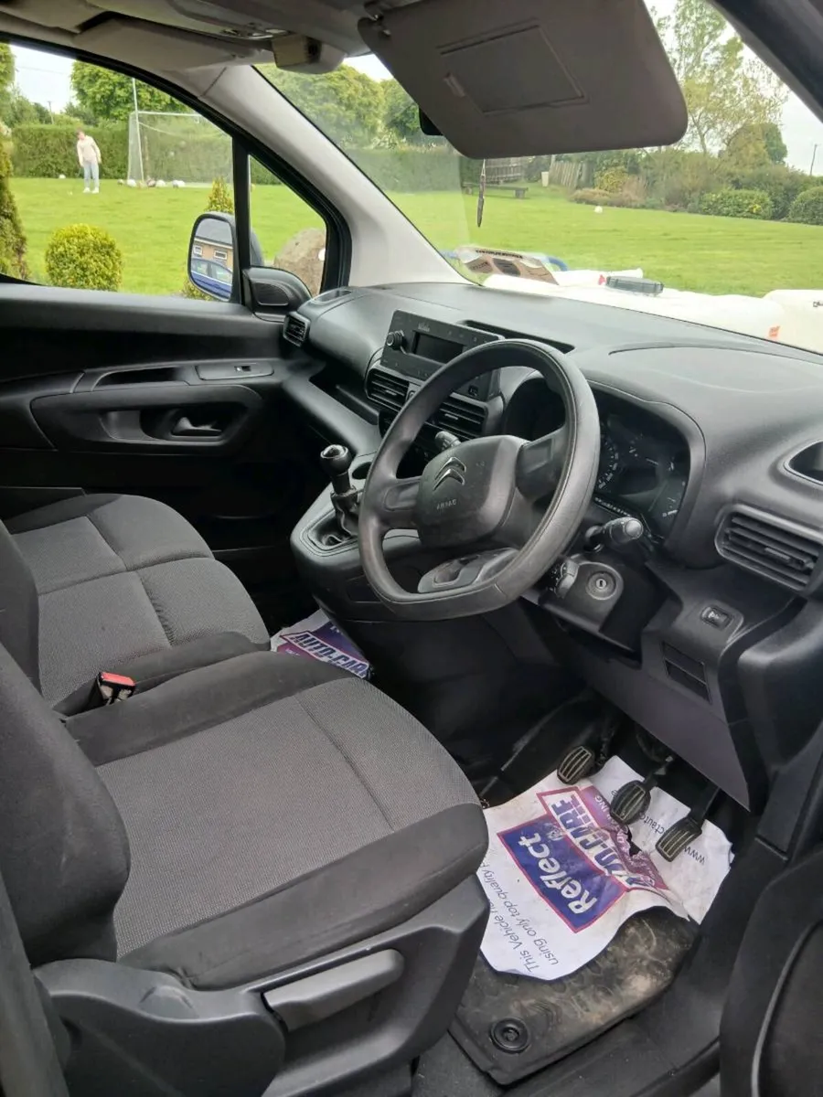 2 × Citroën Berlingo vans - Image 3