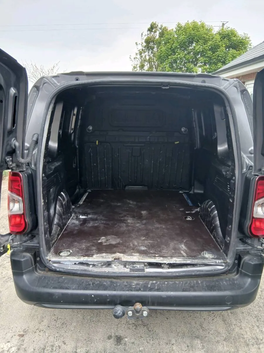 2 × Citroën Berlingo vans - Image 4