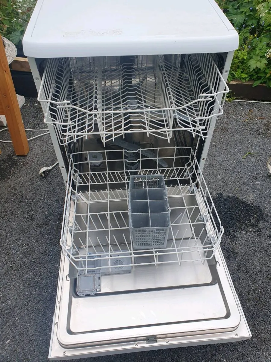 Whirlpool dishwasher - Image 4
