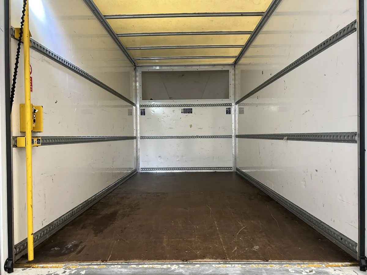 2023 Ford Transit Luton Box Van - Image 3