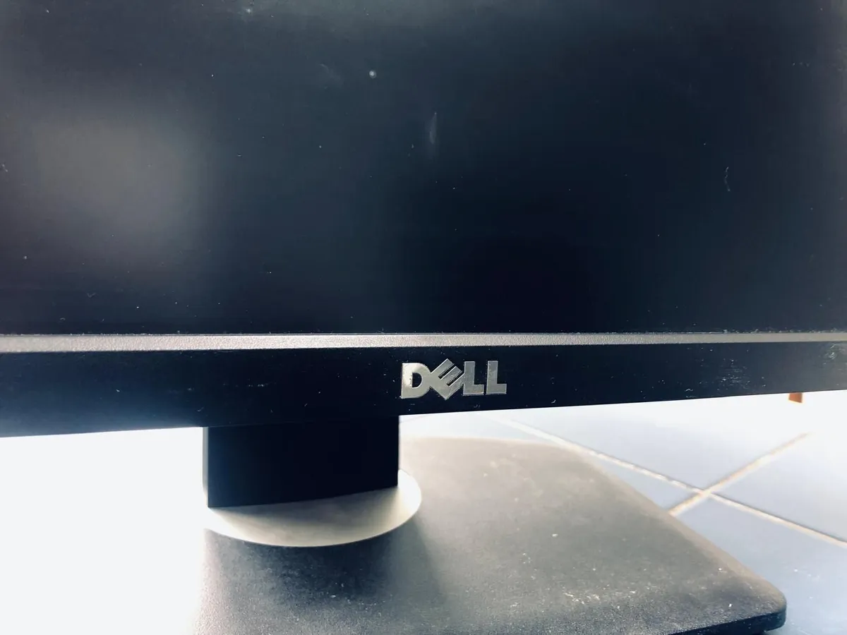 Dell UltraSharp U2412M 24” IPS M - Image 2