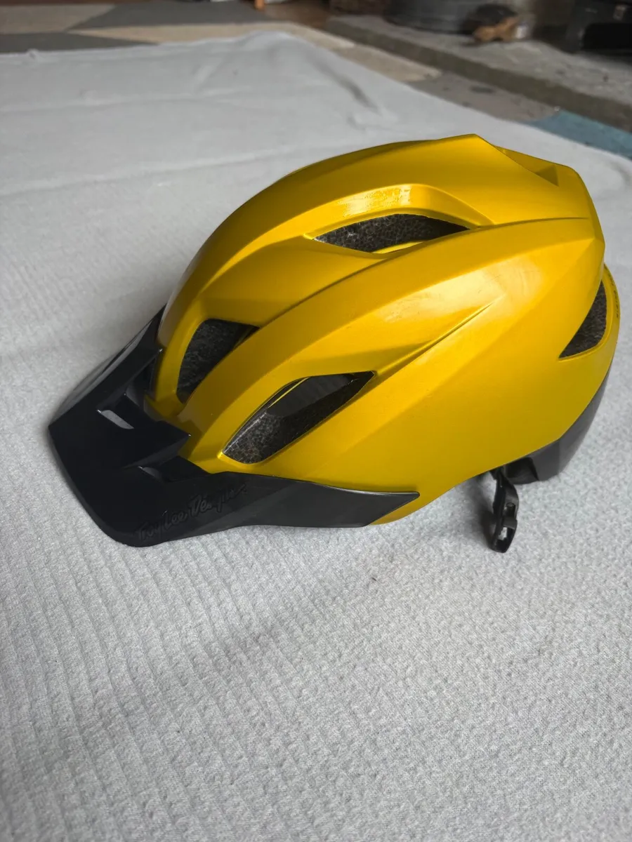 Troy Lee Designs FLOWLINE Helmet MIPS - Image 1