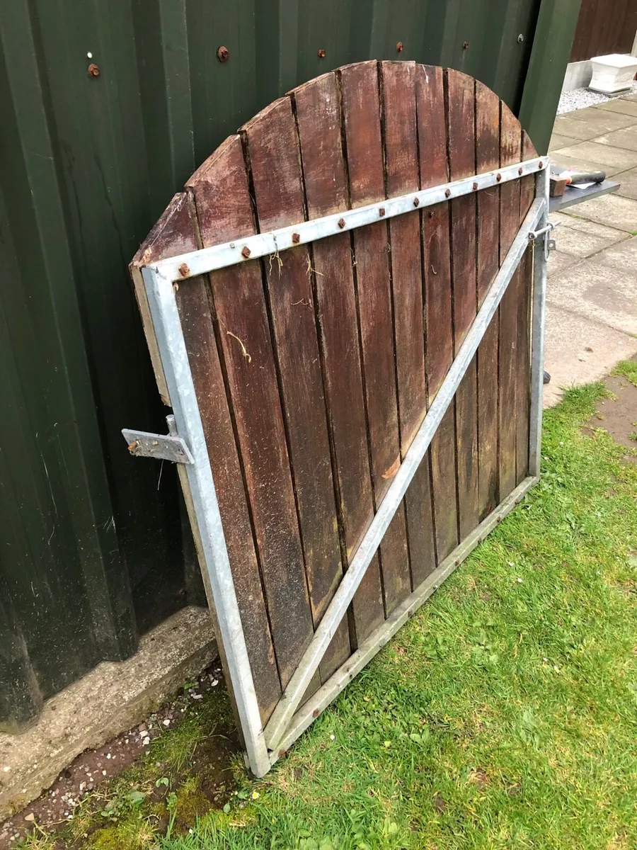 Single timber gate - Image 4