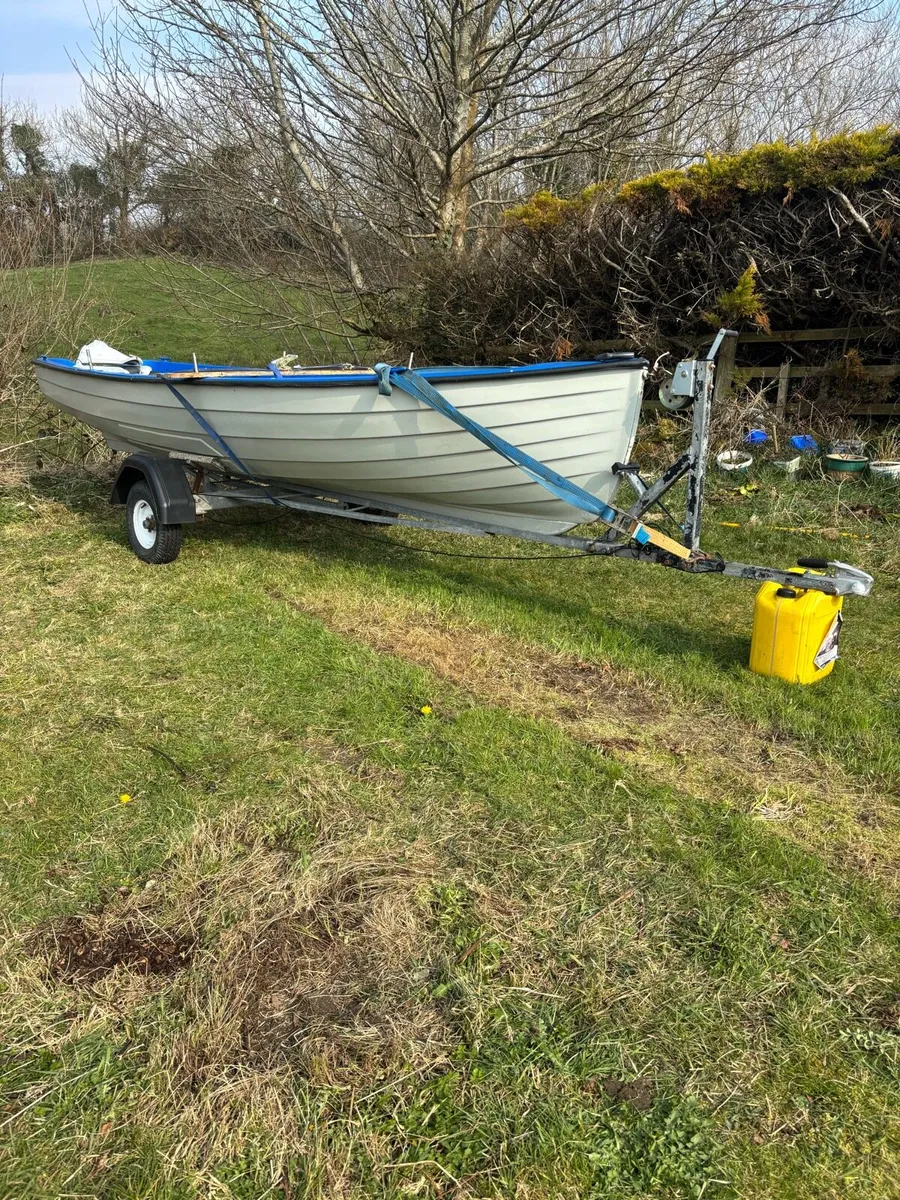 17 foot boat and trailer - Image 2