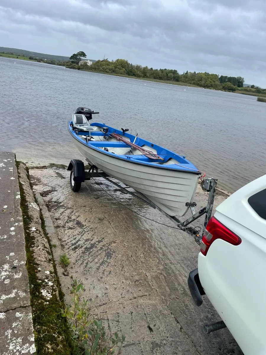 17 foot boat and trailer - Image 3