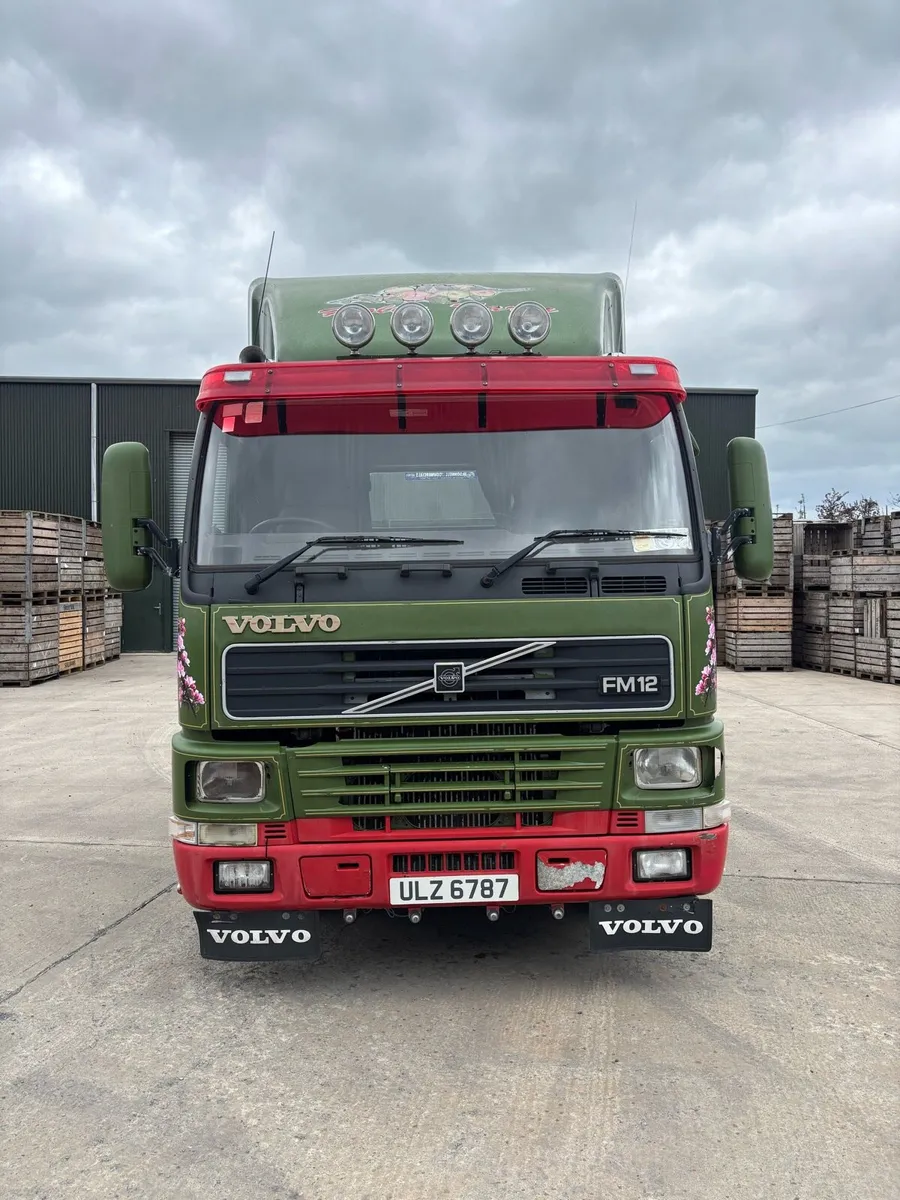 Volvo FM12 420 & 45ft flat trailer - Image 2