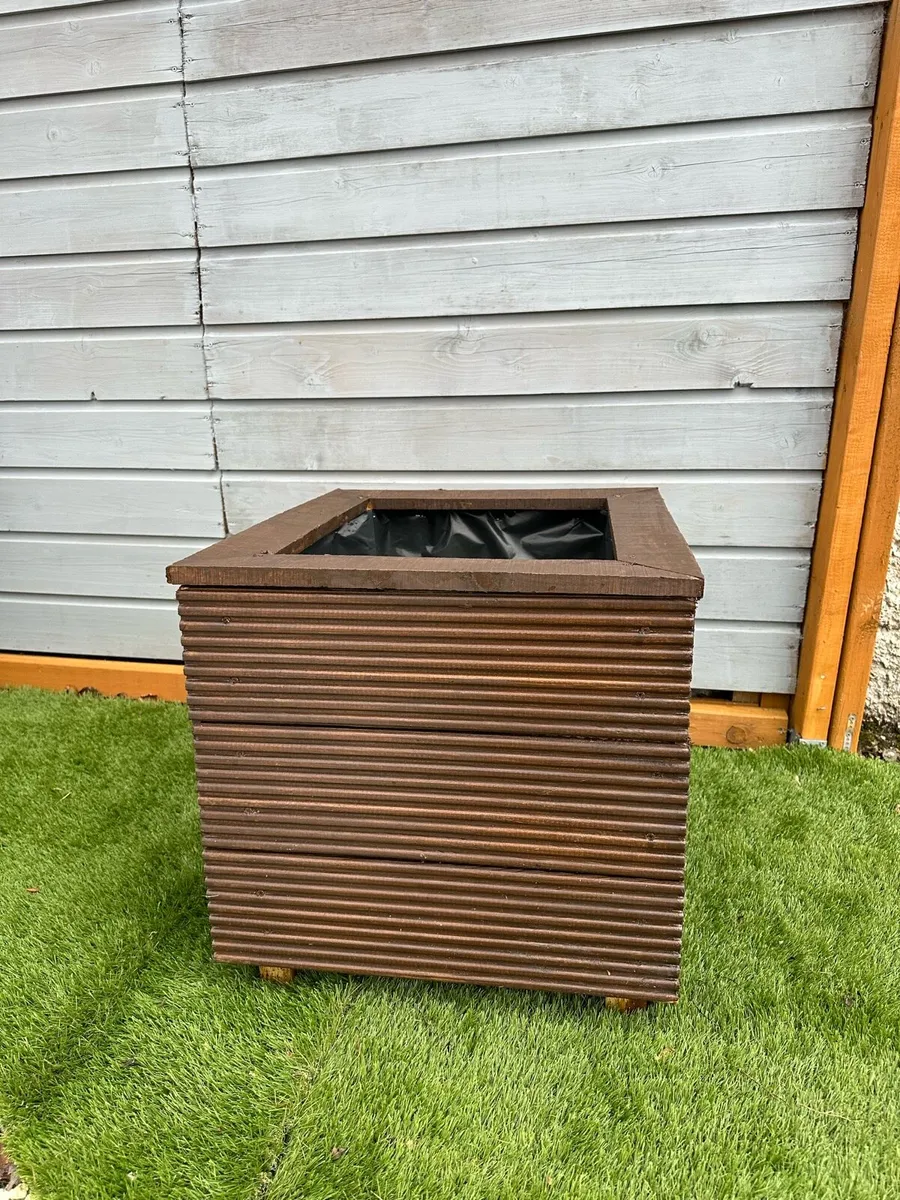 Handmade Garden Planter - Image 1