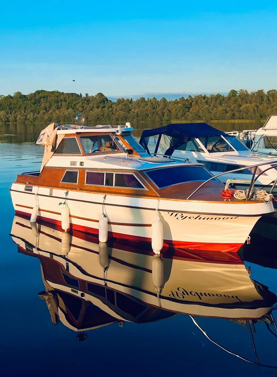 Cruiser boat