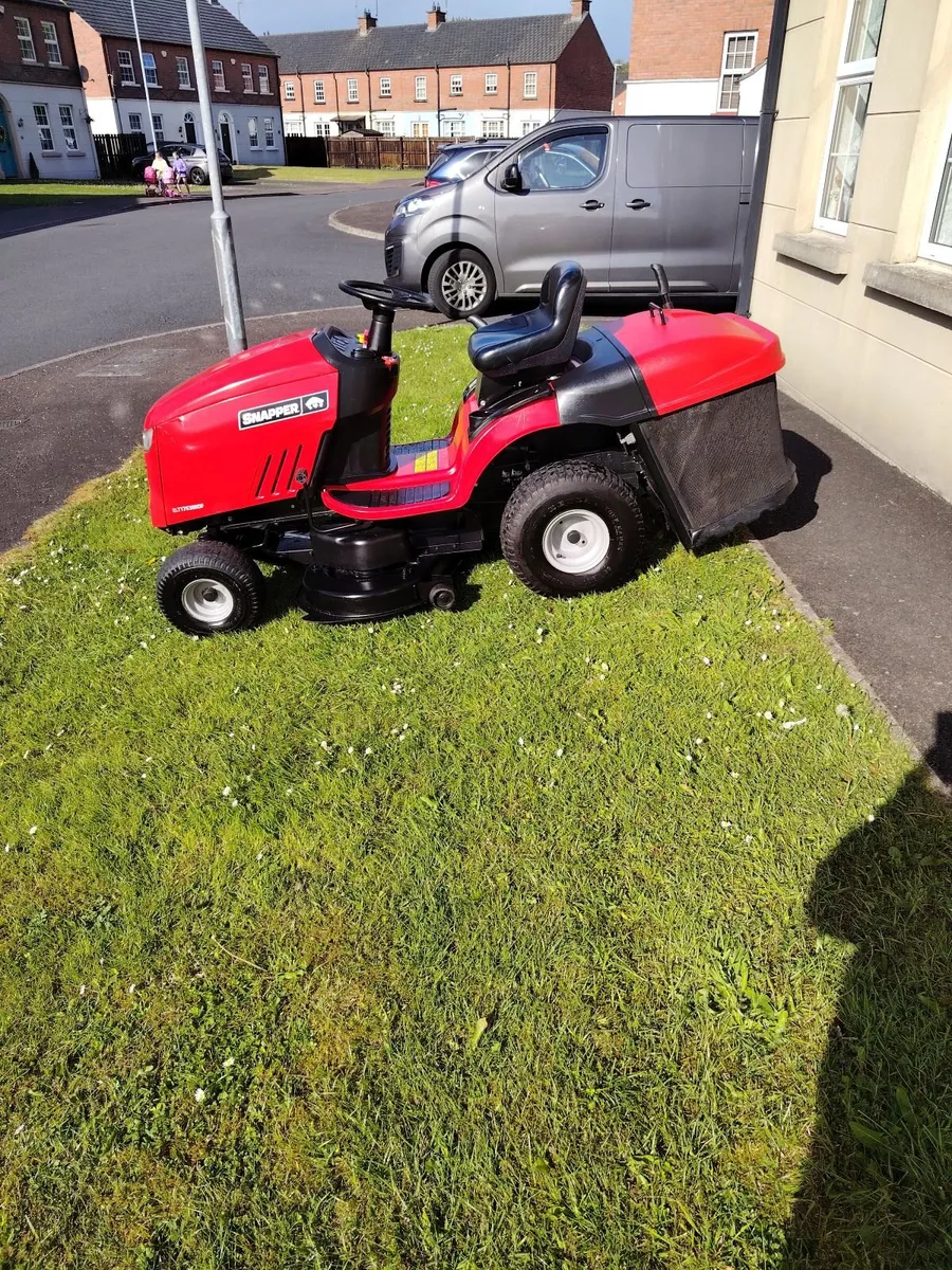 Snapper ride on lawnmower - Image 4
