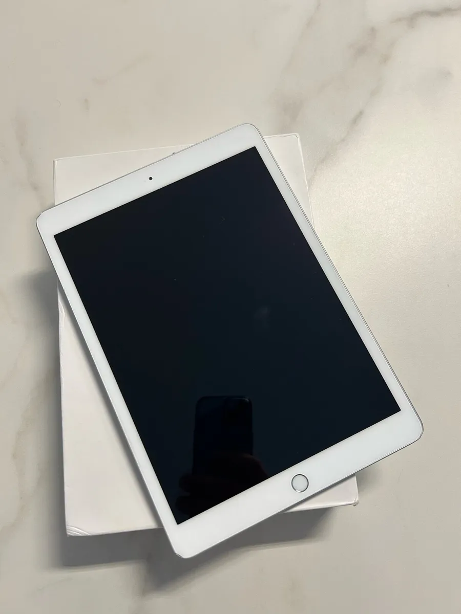 iPad 7th Generation , Space grey - Image 1