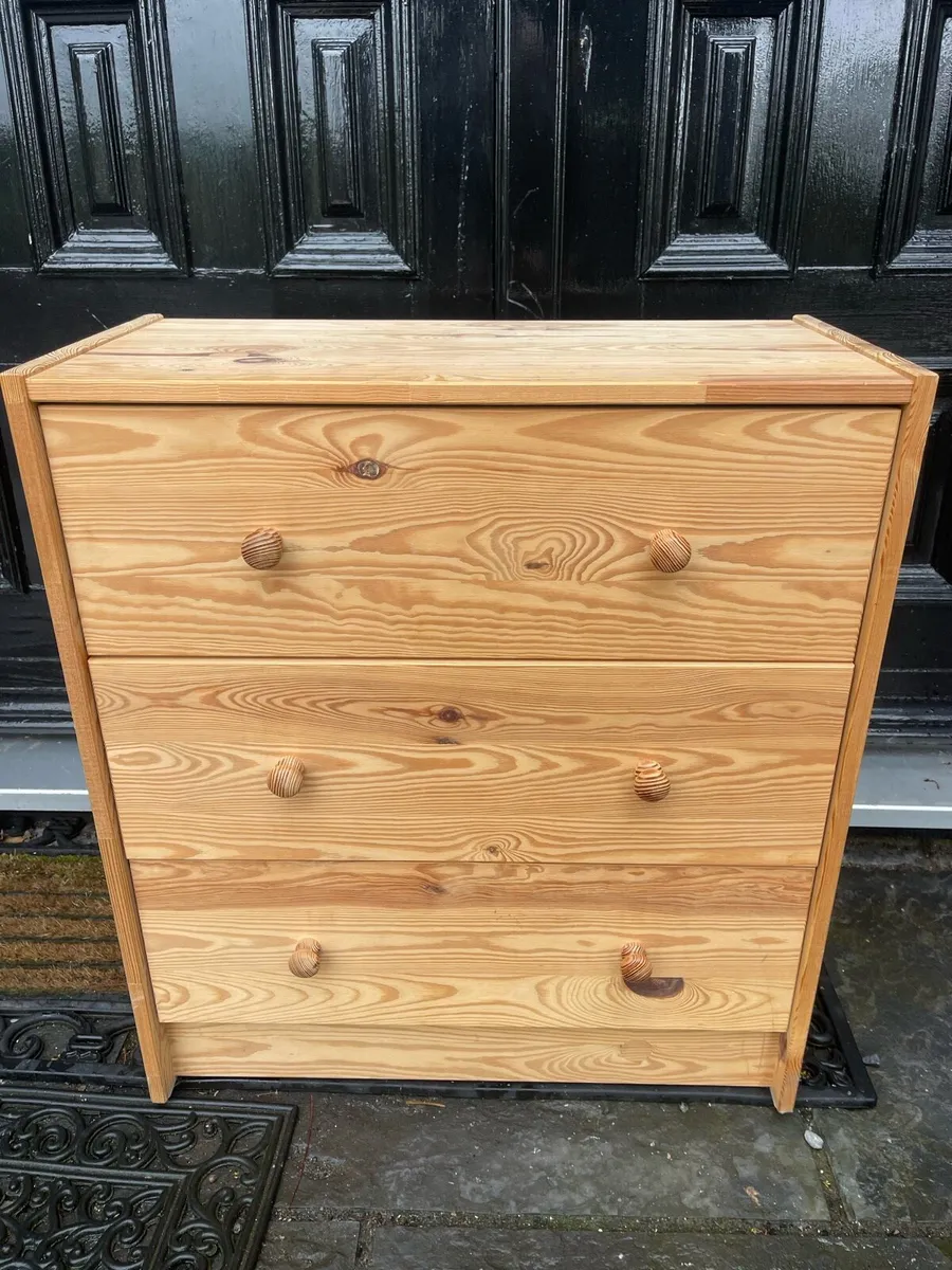 Low Sized Sturdy Chest Of Drawers - Cabinet