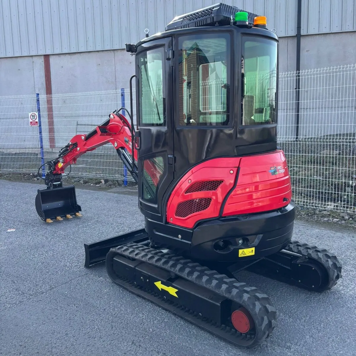 Excavator - Image 4