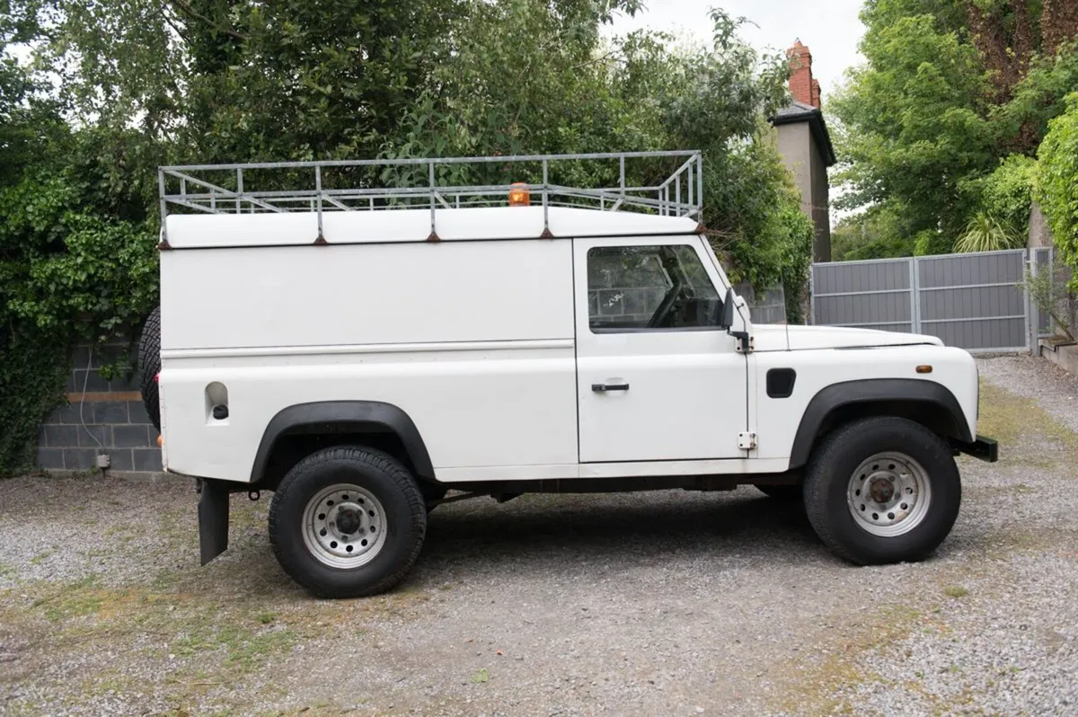 2003 Land Rover Defender 110 TD5 Utility – DOE Dec - Image 1