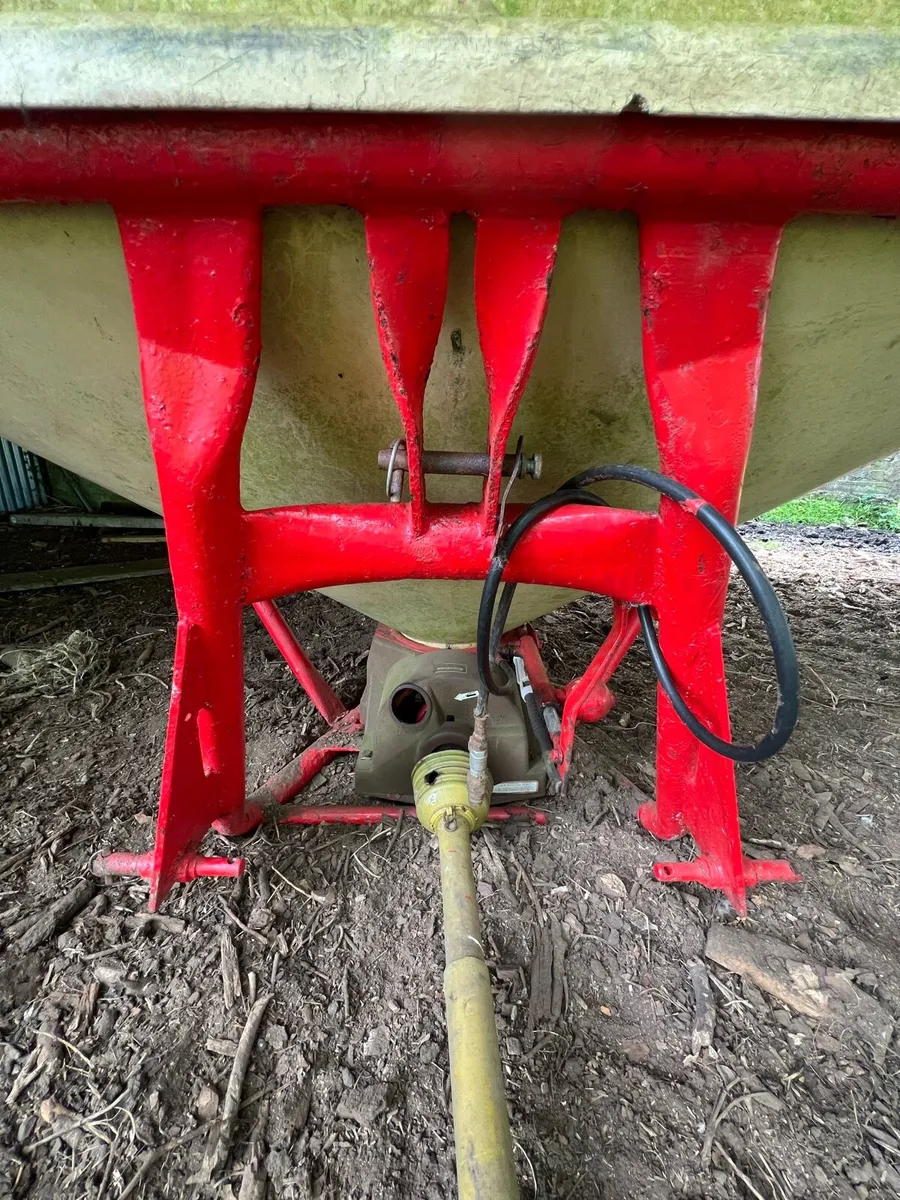 Vicon 20 bag manure shaker - Image 3