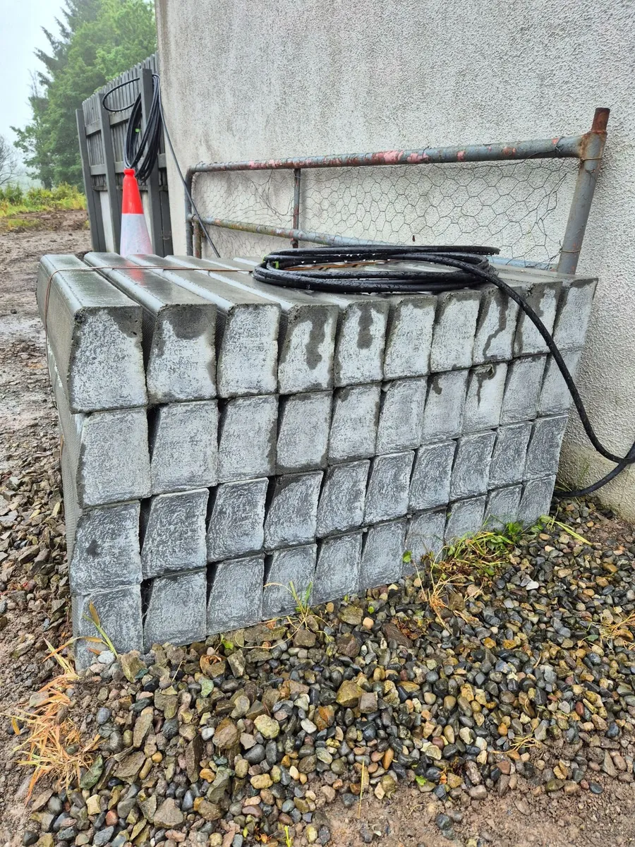 Concrete kerbs X 40 - Image 2