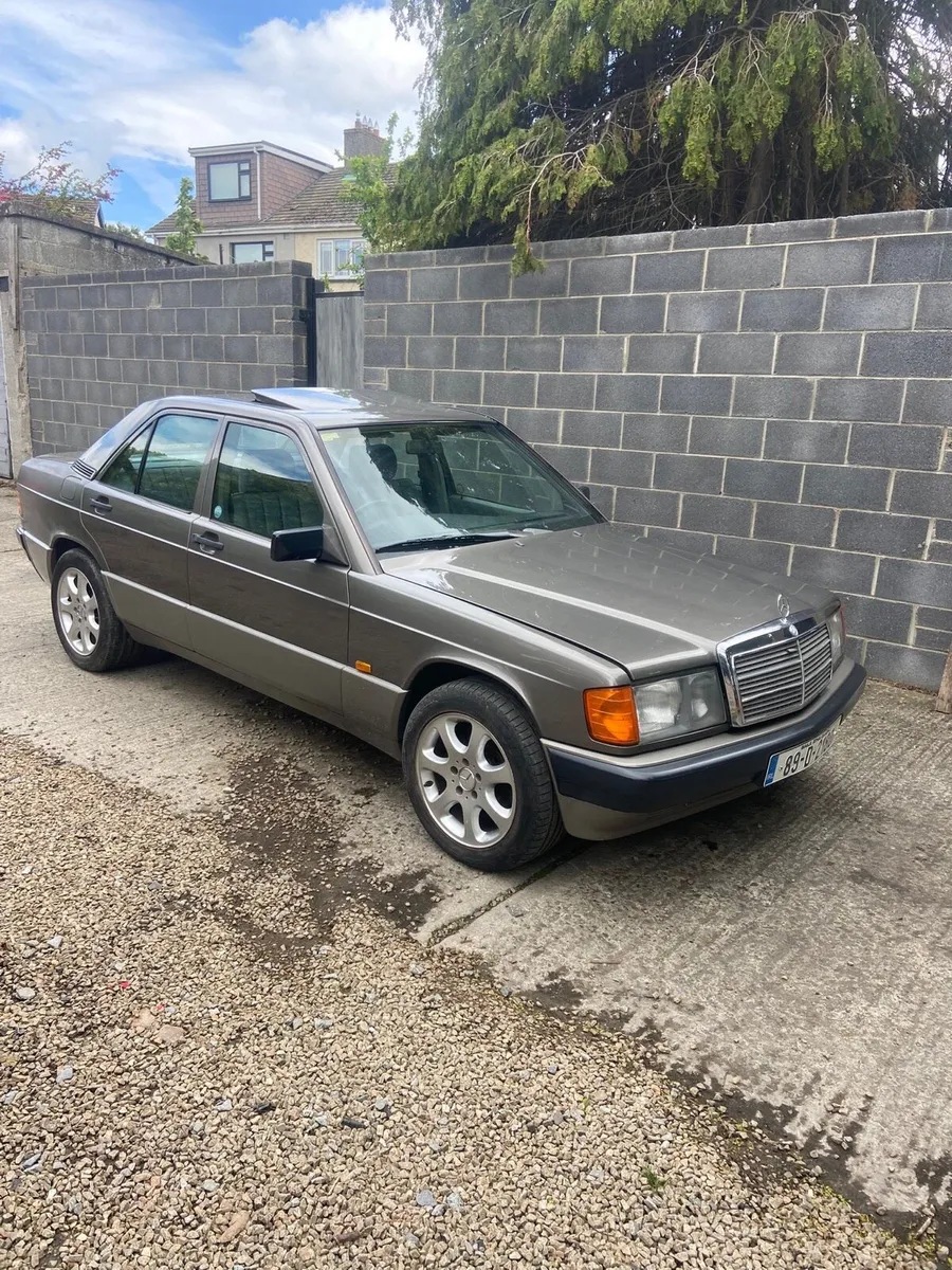 89 Mercedes 190E one owner - Image 1