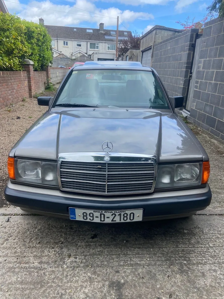 89 Mercedes 190E one owner - Image 3