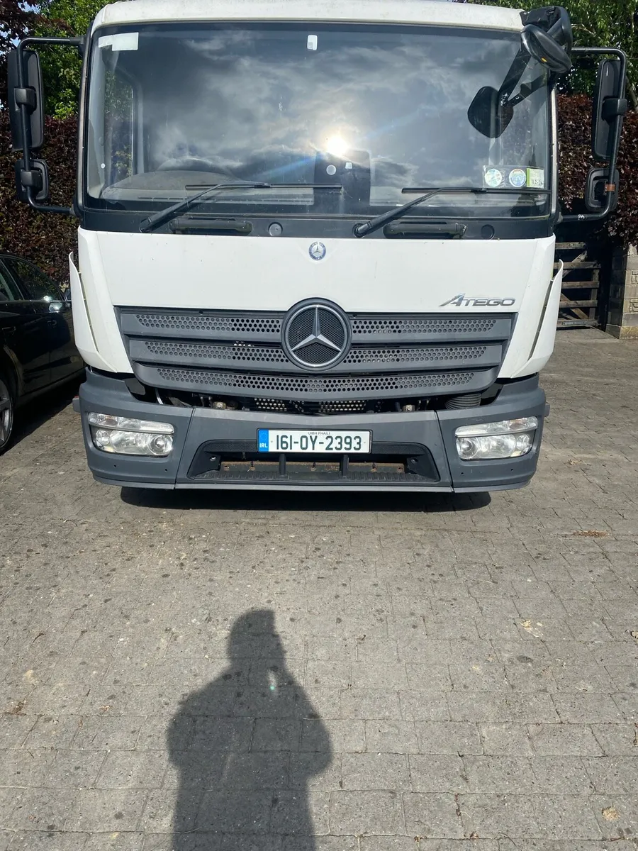 Mercedes - Image 1