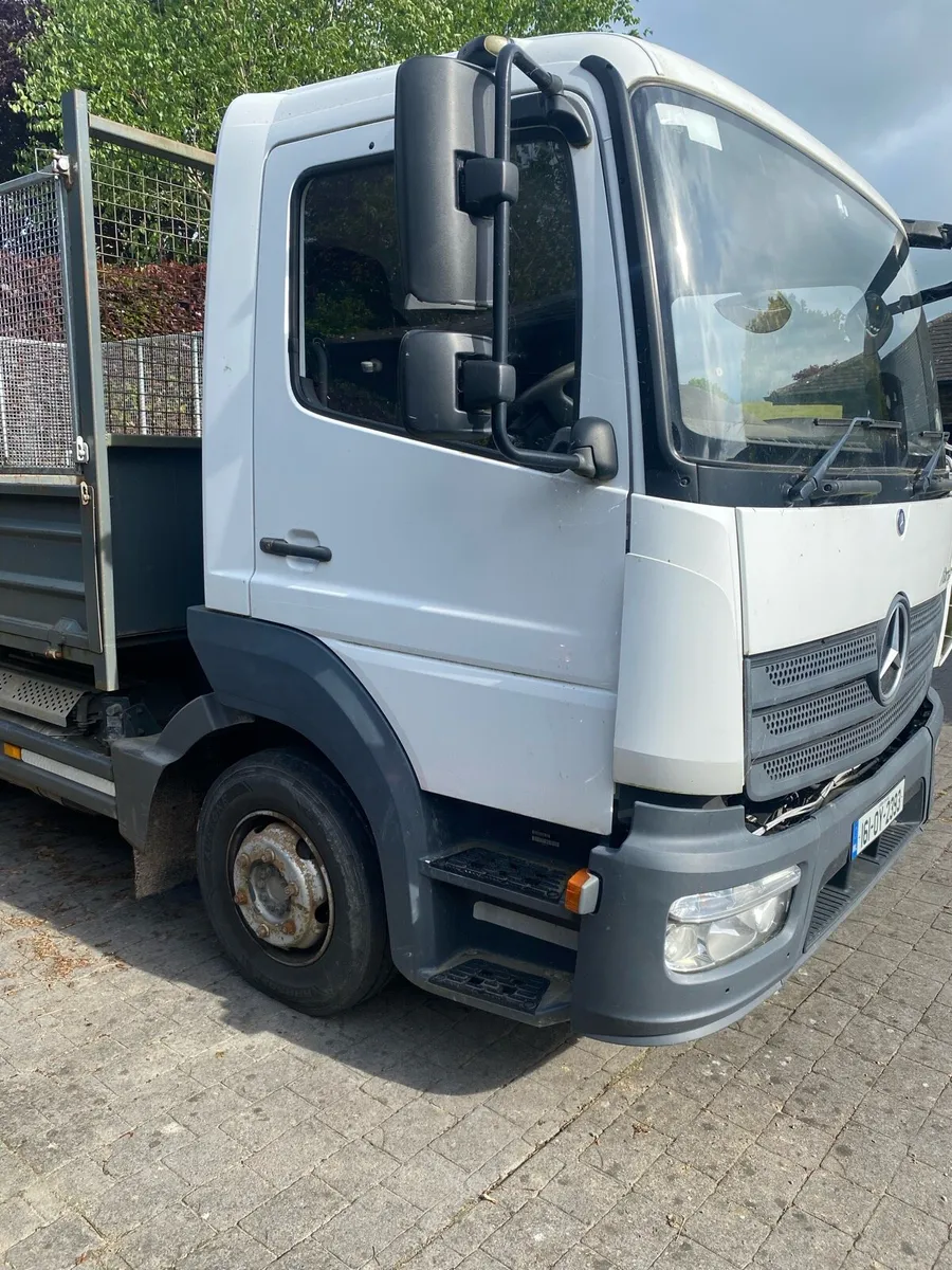 Mercedes - Image 3
