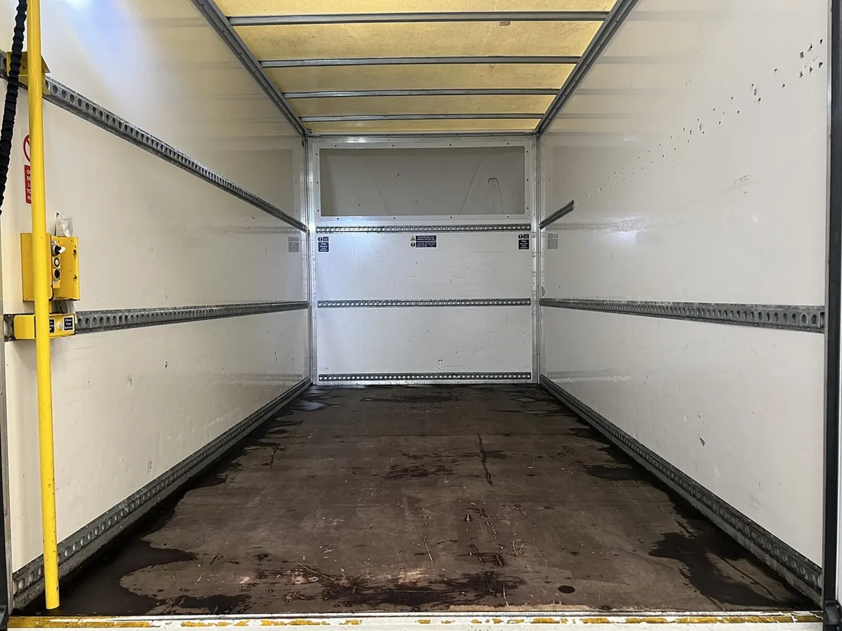 2022 Ford Transit Luton Box Van - Image 3