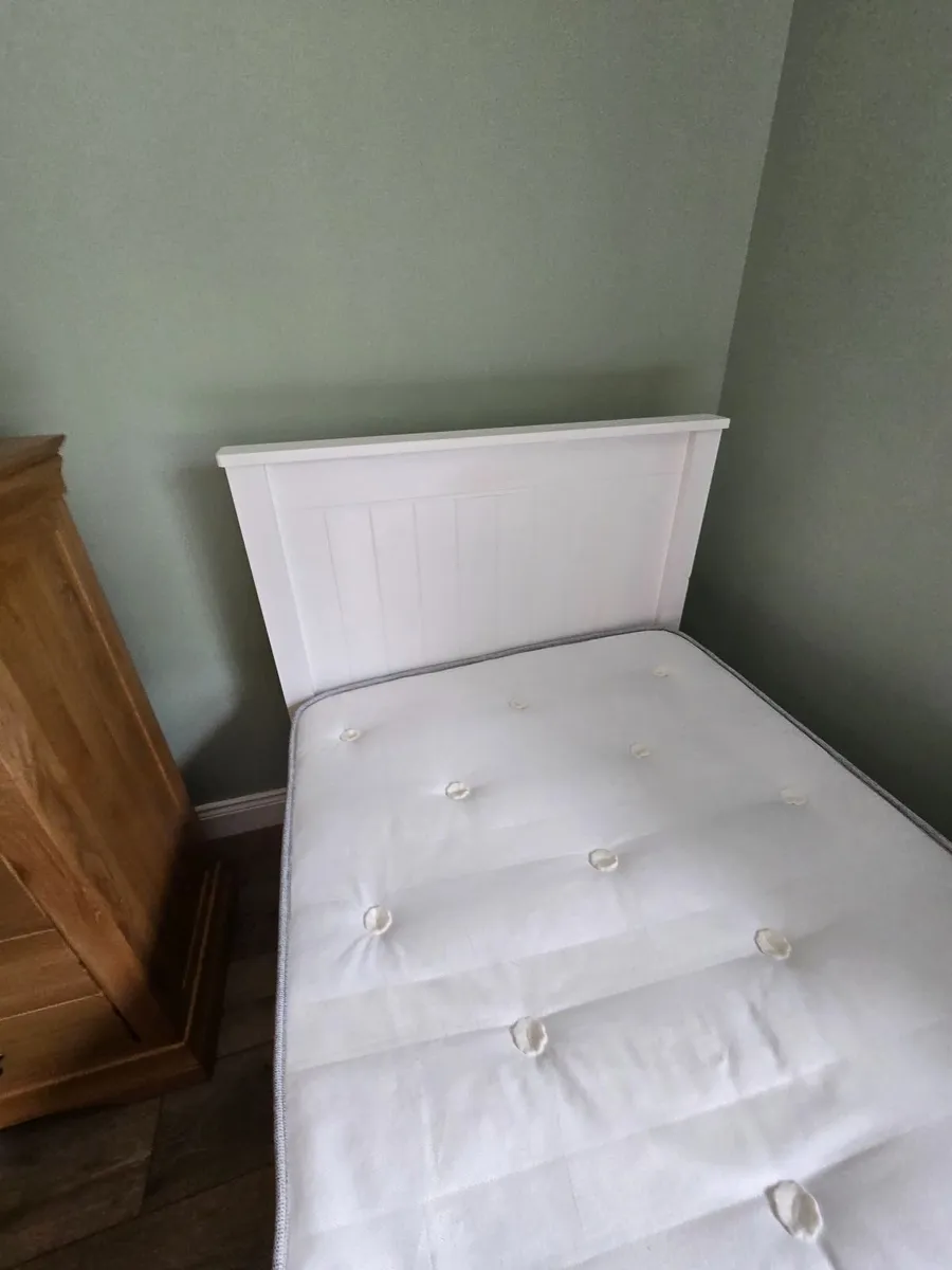 Single bed and mattress - Image 2