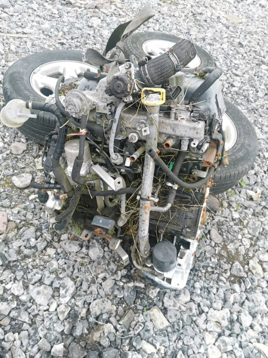 Izuzu trooper engine - Image 2
